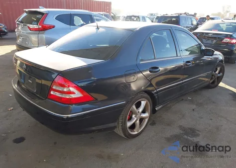 2006 Mercedes-Benz C 230 Sport z USA, uszkodzony, nr VIN WDBRF52H46A902643